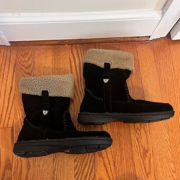 Minnetonka Size 7 M Black Warm Leather Pull On Boots. Leather upper! - Picture 1 of 12